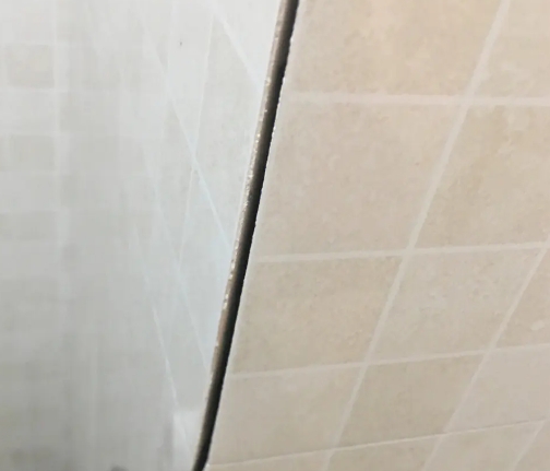 六安市瓷砖空鼓维修公司分享阳台瓷砖脱落的修复过程可以分为以下几个步骤